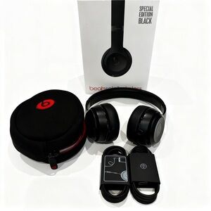 IOB Beats By Dre Solo3 Wireless On-Ear Headphones Matte Black with Accessories